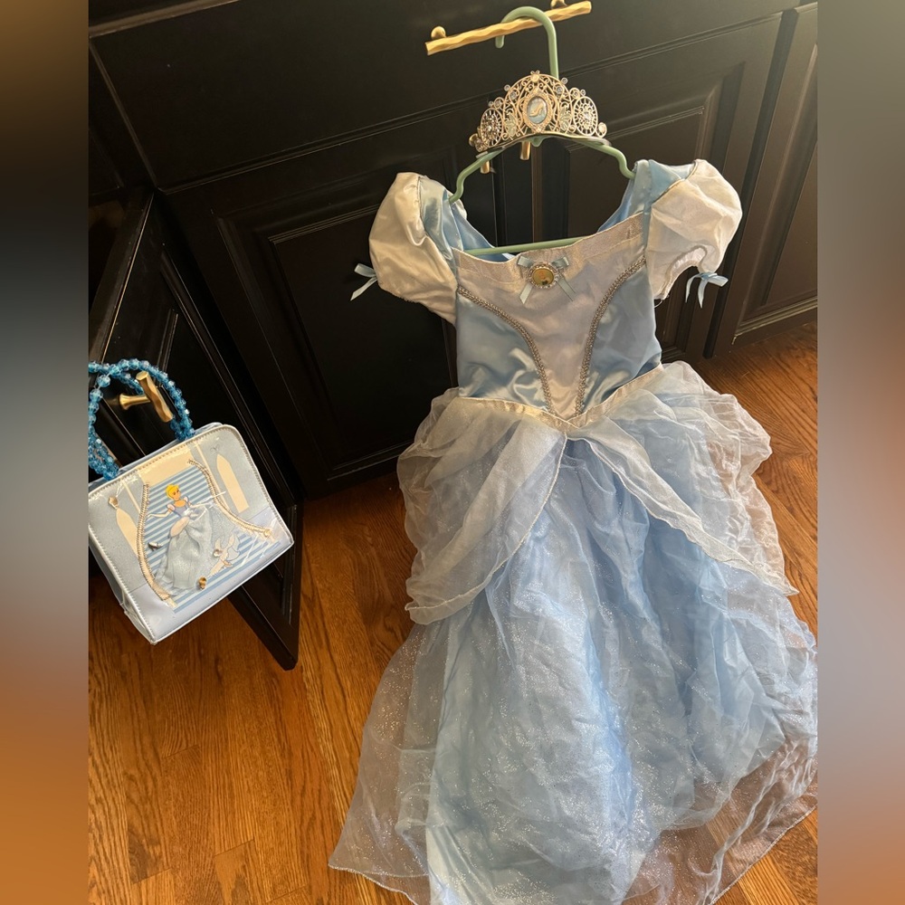 Disney Store Cinderella Princess Gown Dress Girls 9/10 w/ METAL Crown, Purse